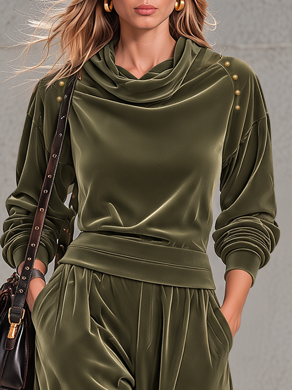 Olive Green High-neck Velvet Trouser Set With A Retro Casual And Elegant Style