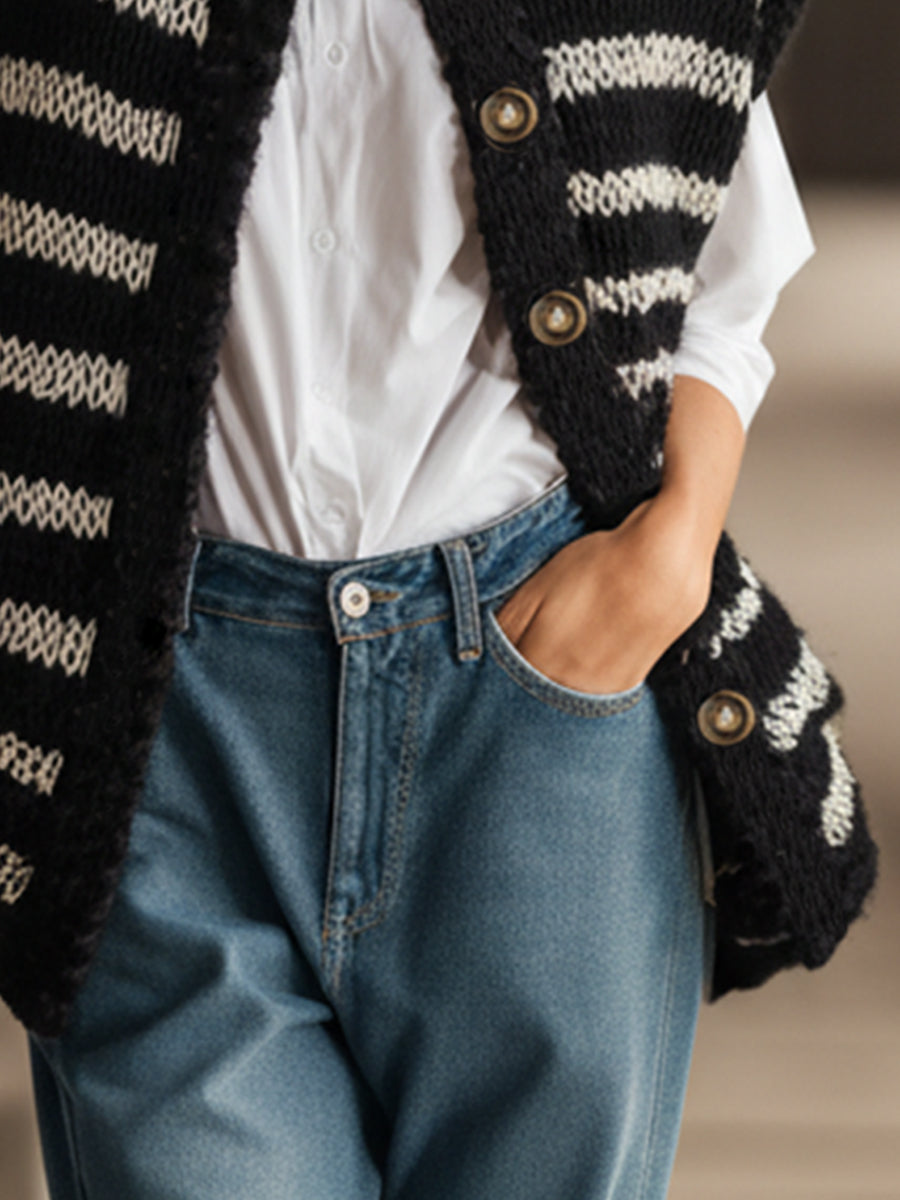 Classic And Versatile Black And White Striped Knit Vest