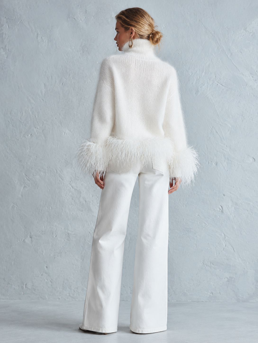 Classic Down-Proof Hem White Mohair Turtleneck Sweater