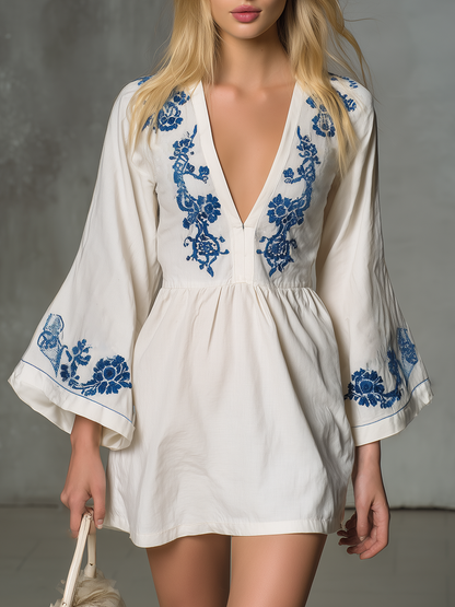 Casual And Comfortable V-neck Embroidered Flared Long-sleeved Mini Dress