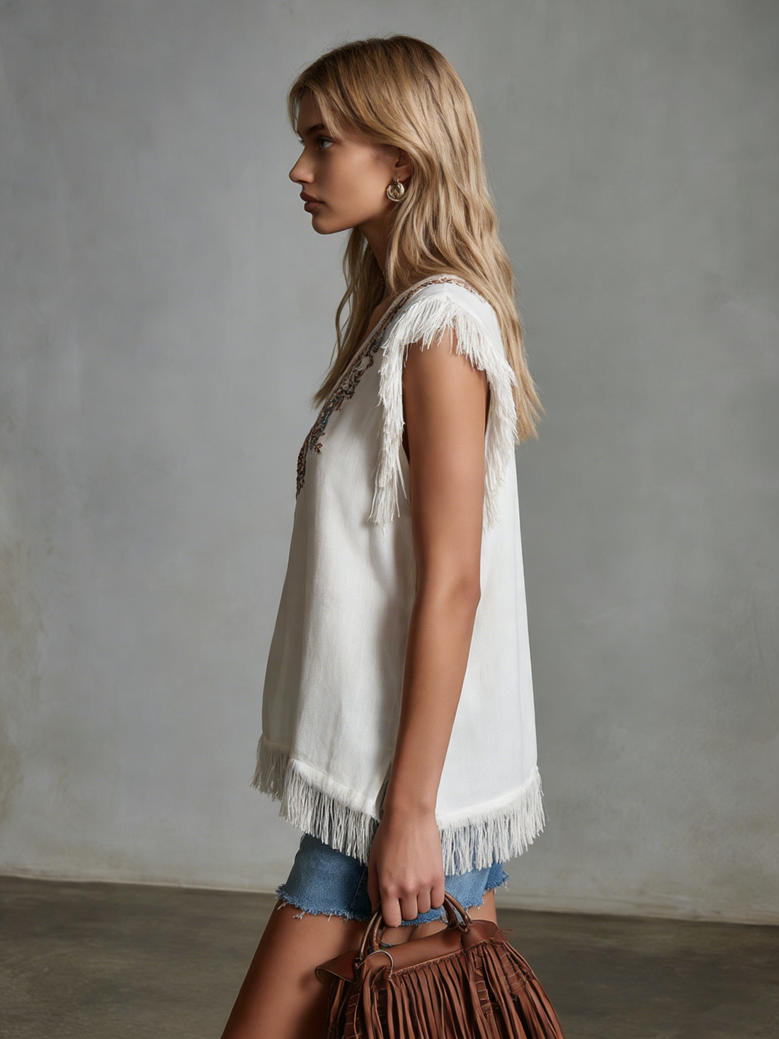 Fashionable Ethnic Style V-neck Embroidered Sleeveless Frayed Edge Top