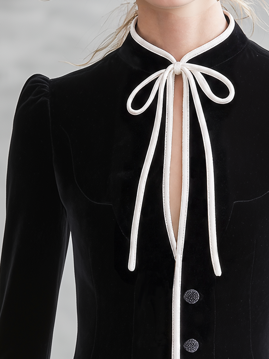 Black Velvet And White Lace-up Top With A Retro Casual And Elegant Style