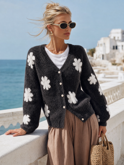 Vintage-style Floral Knit Cardigan With A Relaxed Elegant Vibe
