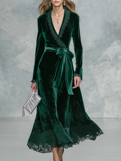 Vintage-style Green Velvet And Lace-up Dress With An Elegant Casual Vibe