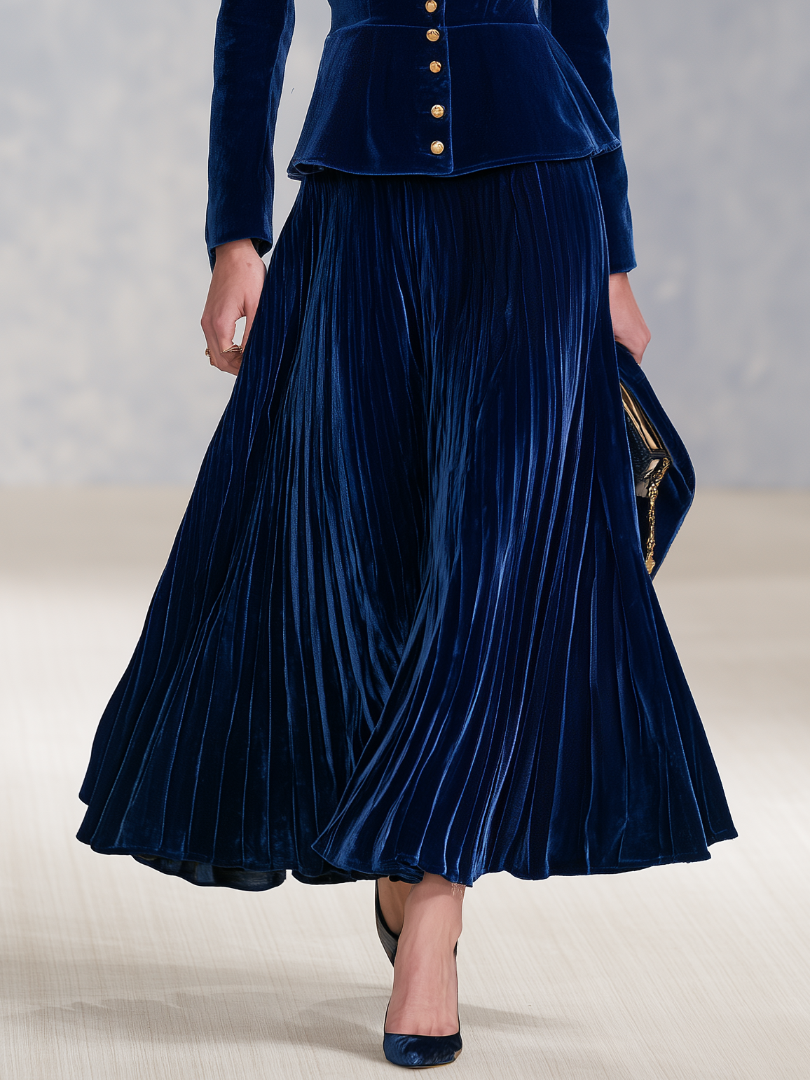 Royal Blue Velvet Pleated Skirt Set With A Retro Casual And Elegant Style