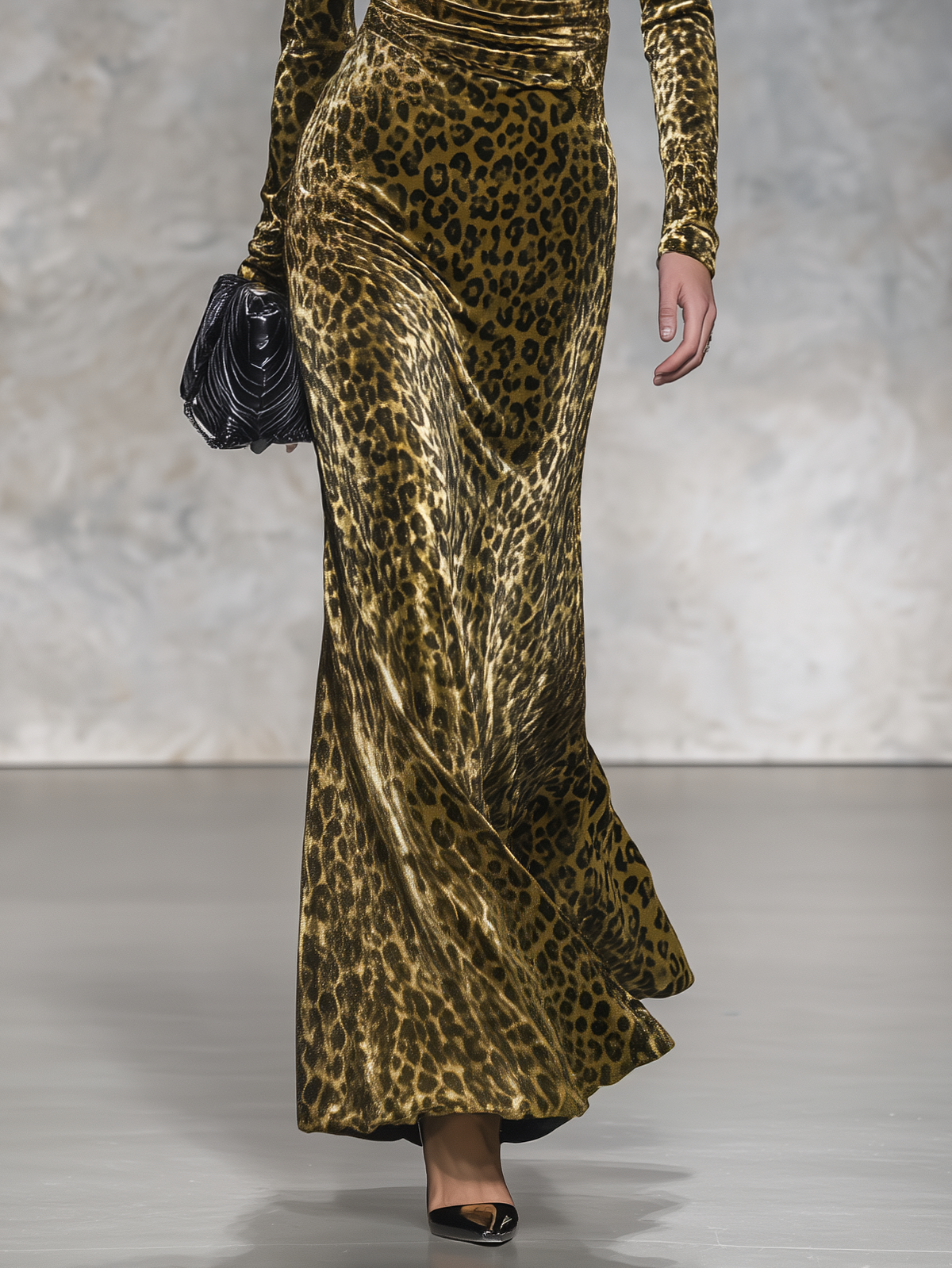 Vintage-style Casual Elegant Long Velvet Leopard-print Skirt With Raw-edge Paneling