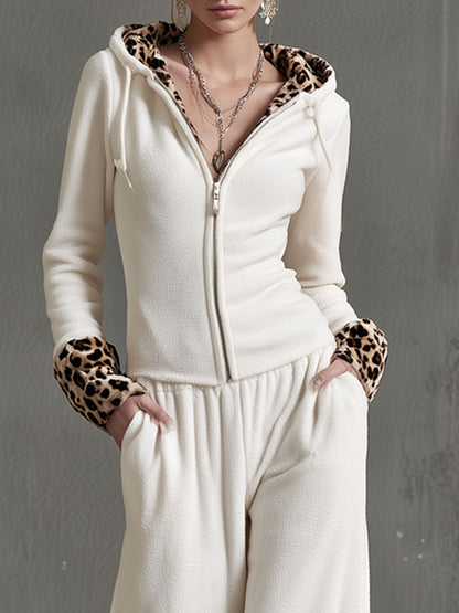 Casual And Stylish Velvet Leopard Print White Fleece Hooded Sweatshirt And Pants Set