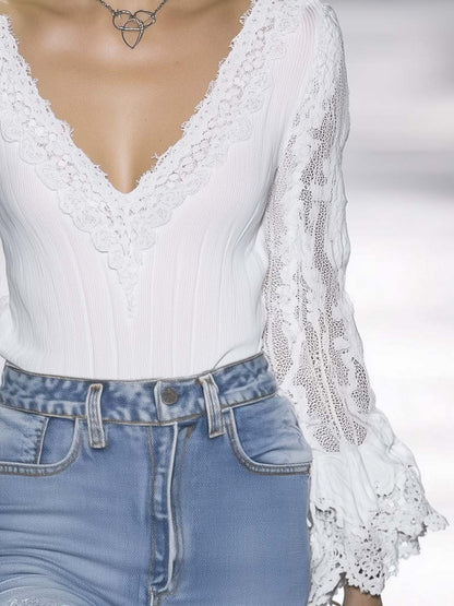 Elegant and Fashionable V-neck Lace Sleeve White Elastic Ribbed T-shirt