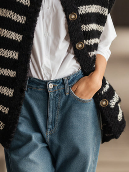 Classic And Versatile Black And White Striped Knit Vest