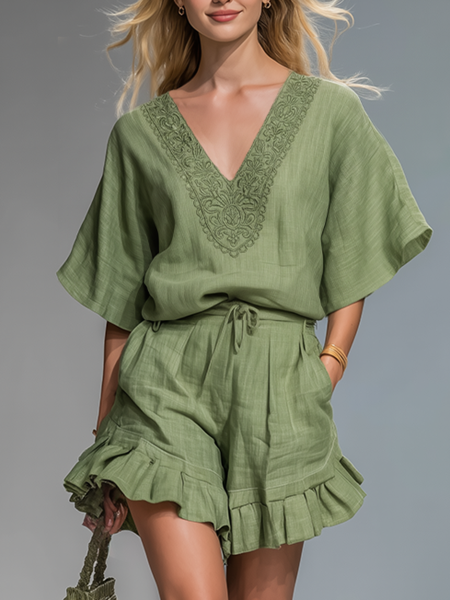 Relaxed And Comfortable V-neck Embroidered Short-sleeved Top And Shorts Set