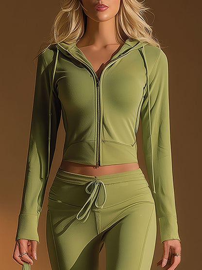 A Casual And Comfortable Green Hooded Zip-up Top And Trousers Set