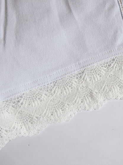 【24-hour shipping out】Western Retro White Denim Lace Trim Shorts