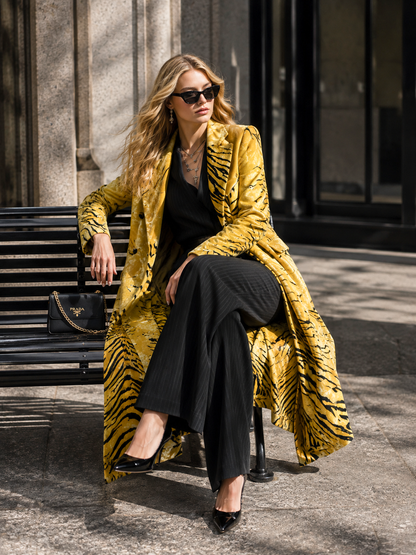 Retro-chic Yellow Zebra-print Velvet Collared Coat