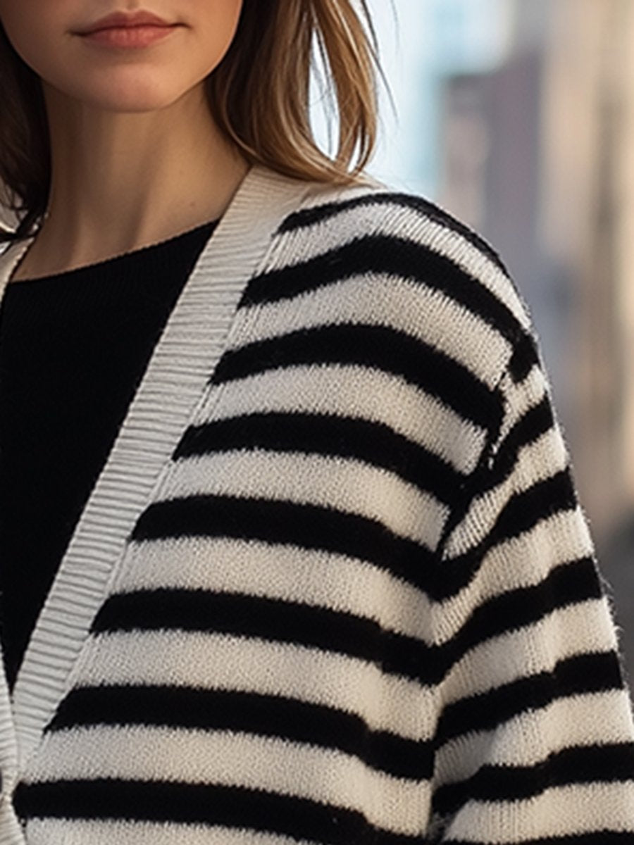 Loose And Slim Lazy Style V-Neck Black And White Striped Long-Sleeved Knitted Cardigan