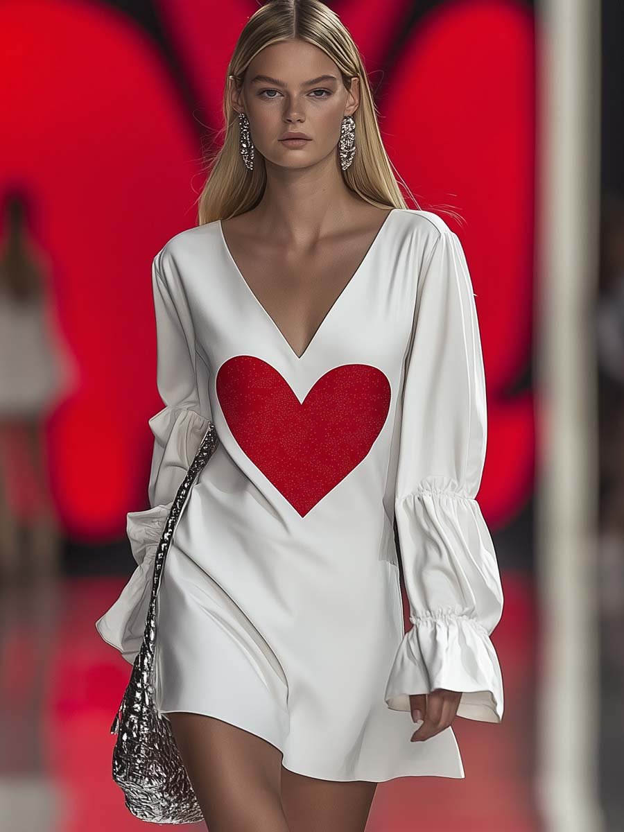 Fashion Casual Round Neck Heart Print Loose White Mini Dress