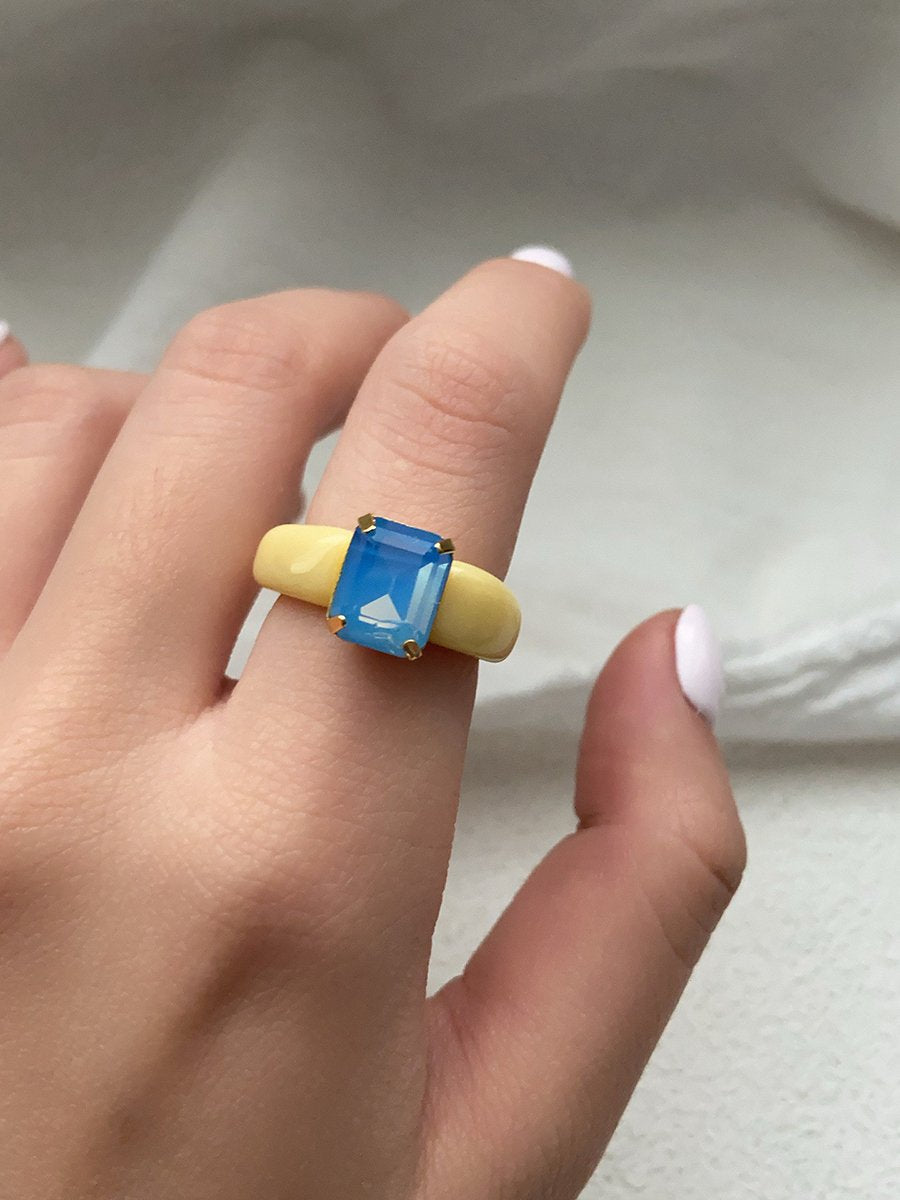 High-End Niche Colored Resin Ring