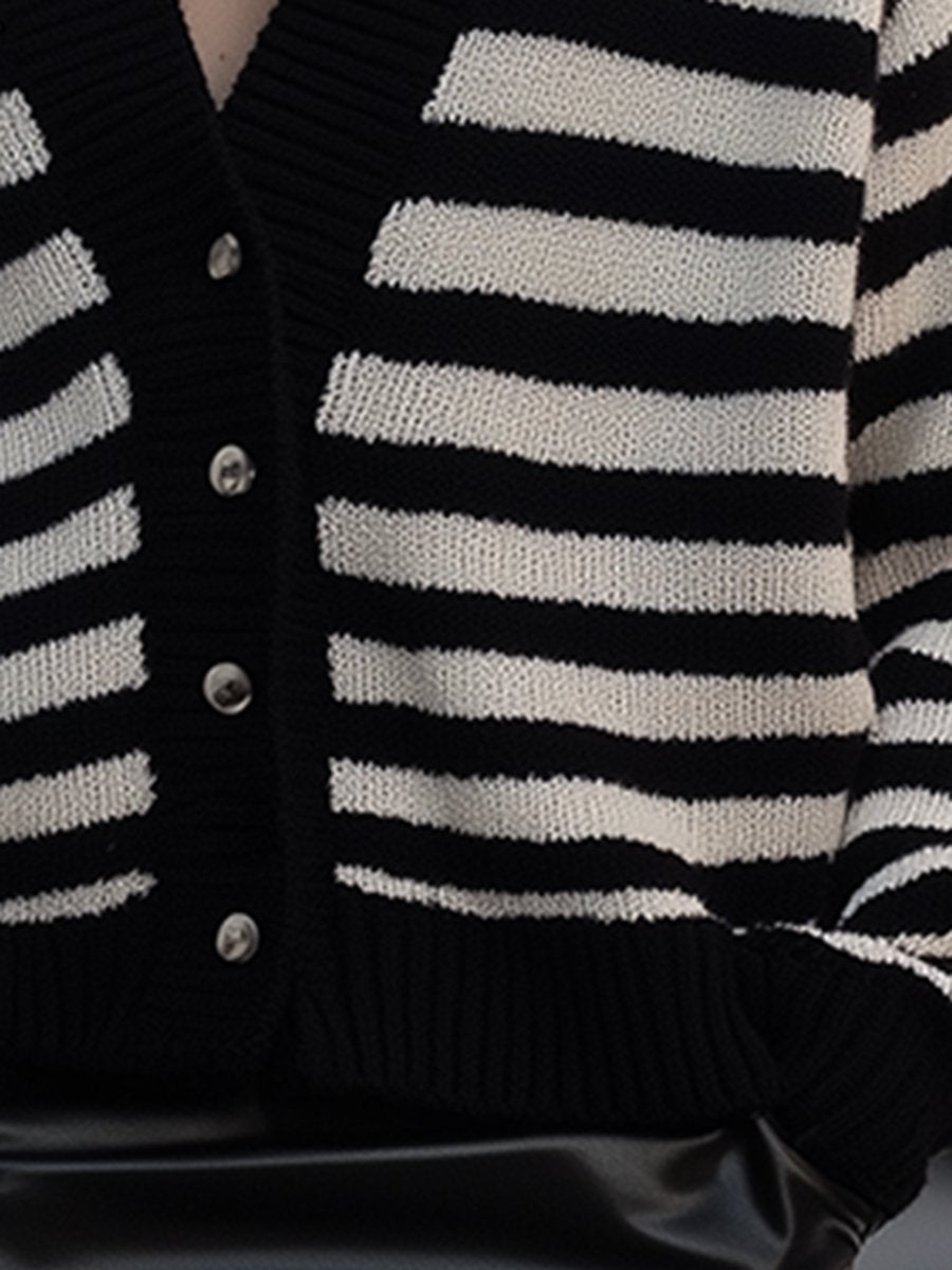 Loose And Slim Lazy Style V-Neck Black And White Striped Long-Sleeved Knitted Cardigan