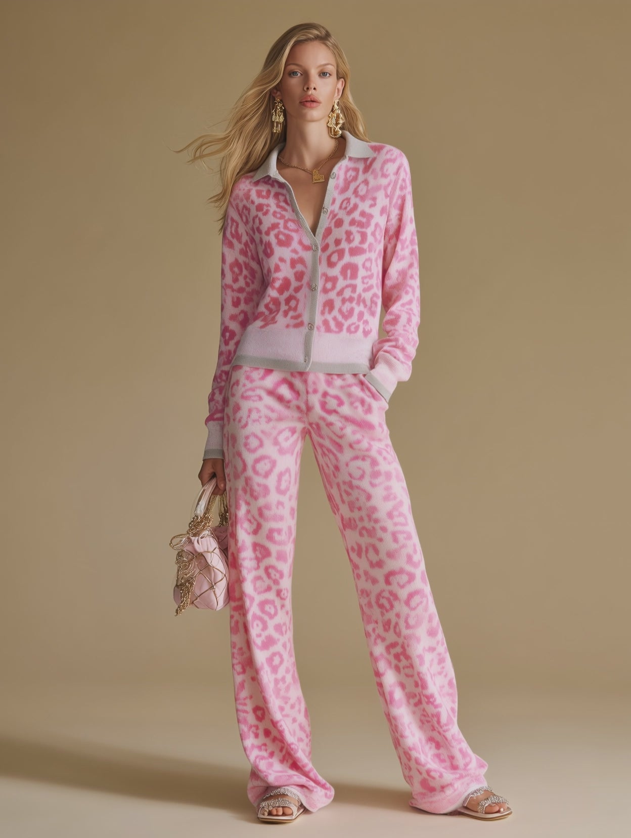 Elegant And Retro Color-blocked Leopard Print Knitted Top And Pants Set.