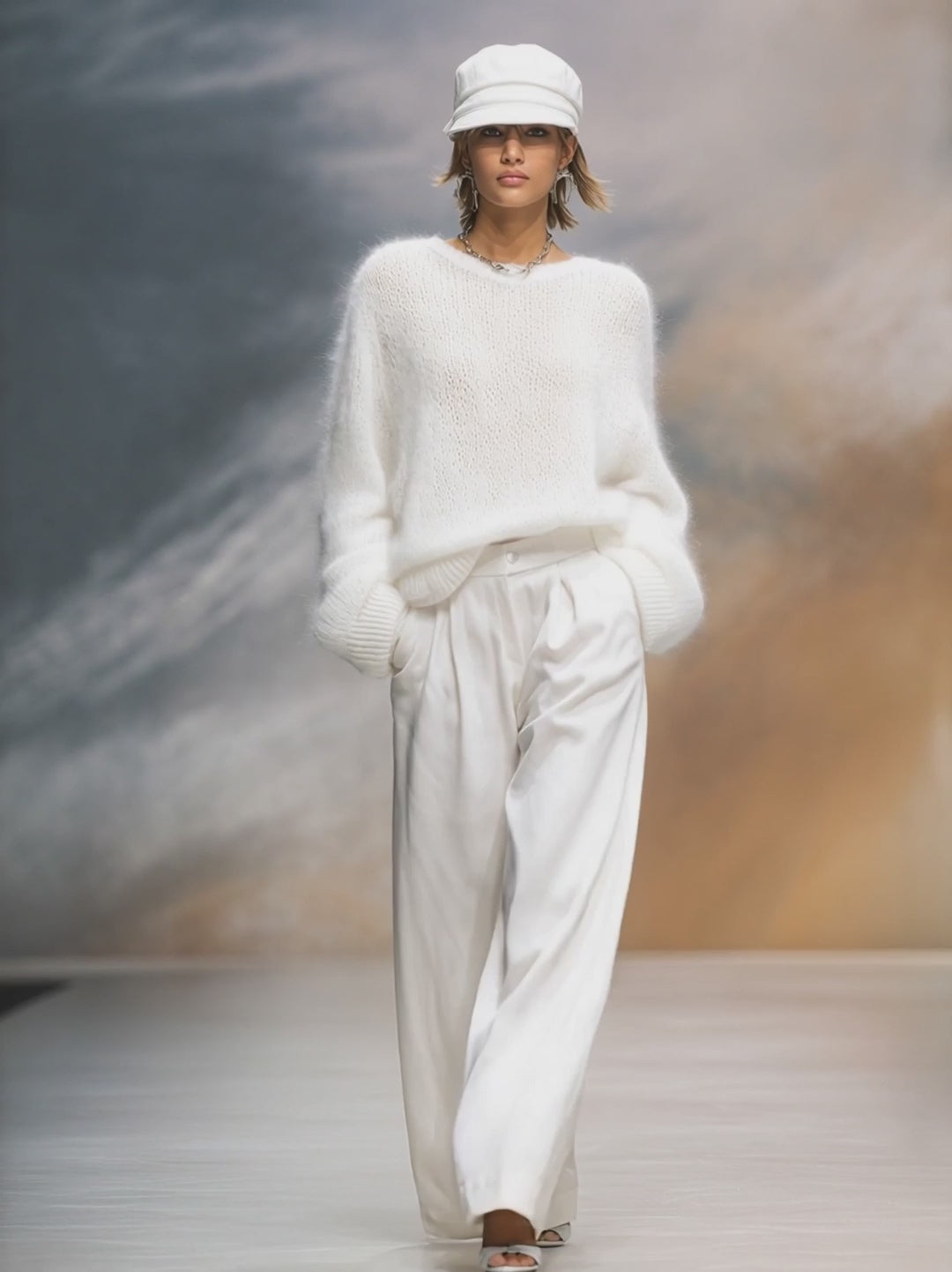 Elegant Solid Color Round Neck Loose Pullover Sweater